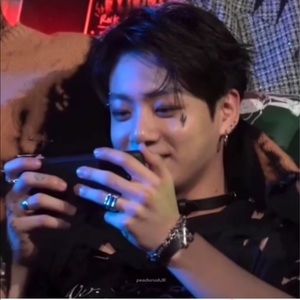 Meet your Posher, Charona